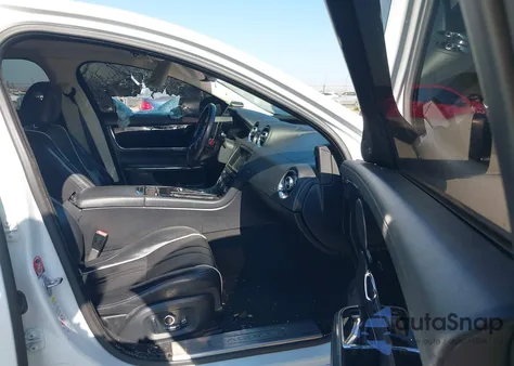 2016 Jaguar Xj Xj R-Sport z USA, uszkodzony, nr VIN SAJWJ1CD0G8V92072